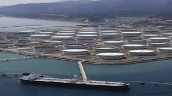 اليابان تبدأ الإفراج عن احتياطياتها النفطية بسبب الأزمة الإيرانية