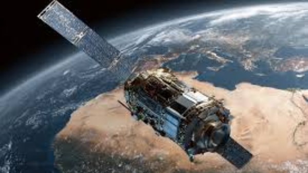 أنجولا تطلق مشروع بناء أول قمر صناعي لرصد الأرض بتكلفة 259 مليون دولار