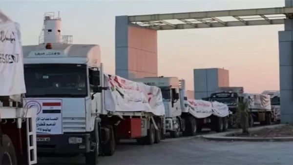 قافلة "زاد العزة" الـ 158 تدخل إلى الفلسطينيين في قطاع غزة