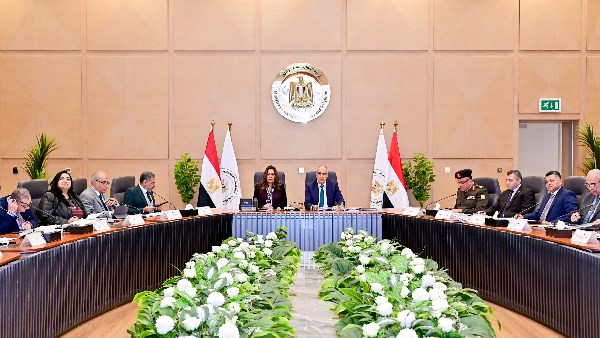 وزير الري يؤكد ضرورة اتخاذ المستثمرين الإجراءات لعرض المشروعات المقترحة على لجنة تراخيص الشواطئ قبل بدء التنفيذ