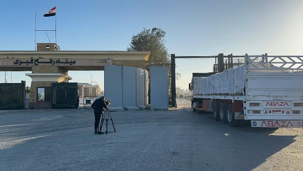 قافلة "زاد العزة" الـ 159 تدخل إلى الفلسطينيين في قطاع غزة