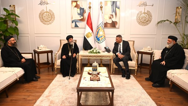 محافظ جنوب سيناء يستقبل أسقف جنوب سيناء للتهنئة بعيد الفطر المبارك