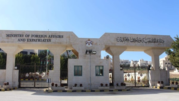 الأردن يحمل إسرائيل مسئولية اعتداءات المستوطنين الإرهابية على الفلسطينيين ويحذر من تصعيد الأوضاع