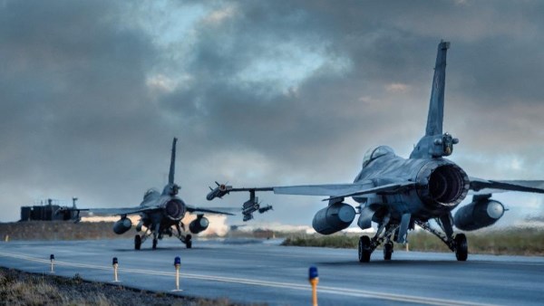 بولندا تحتفل بـ20 عاما من خدمة مقاتلات (F-16) وتعزيز القدرات الجوية للناتو على الجناح الشرقى