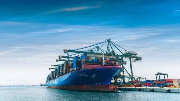 تدشين ممر لوجستي دولي يربط السعودية بالاردن لتعزيز التجارة البرية