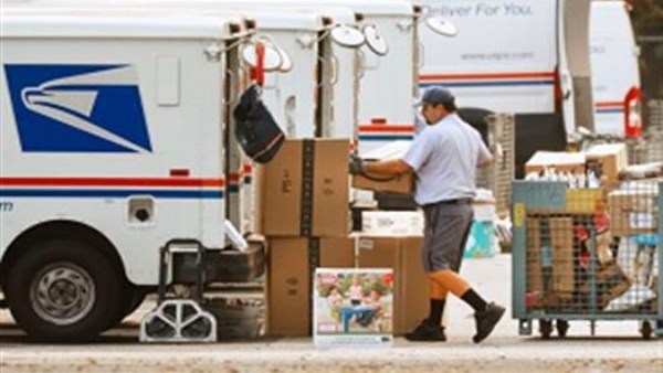 خدمة البريد الأمريكي تطلب رفع أسعار الشحن 8% مؤقتًا بسبب ارتفاع تكاليف الوقود
