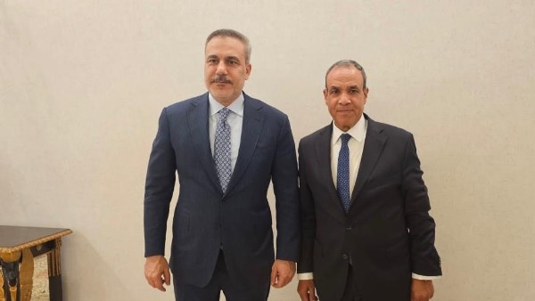 وزير الخارجية ونظيره التركي يبحثان في إسلام أباد العلاقات الثنائية وتنسيق جهود خفض التصعيد