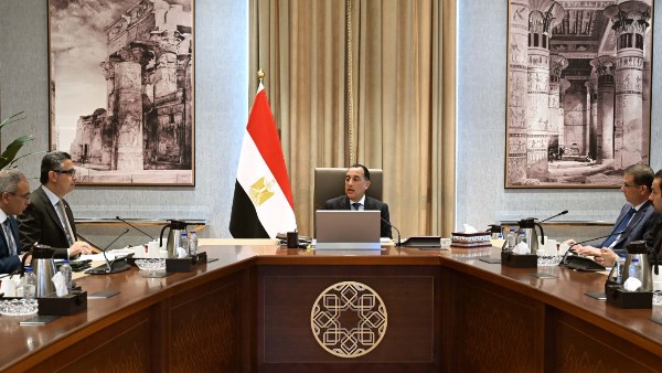رئيس الوزراء يتابع موقف توافر مخزون مطمئن من السلع الاستراتيجية بالتنسيق بين مختلف الجهات