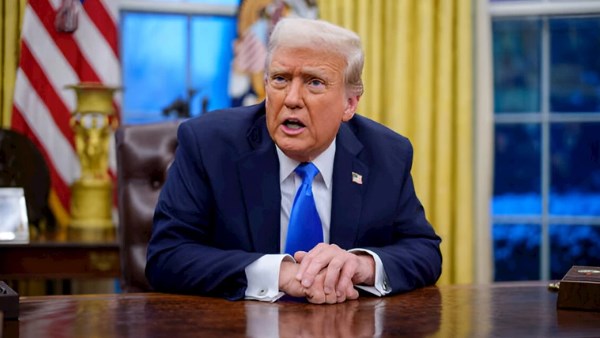 مستشار ترامب: الرئيس يفضل الحفاظ على إمدادات النفط بدل استهدافها