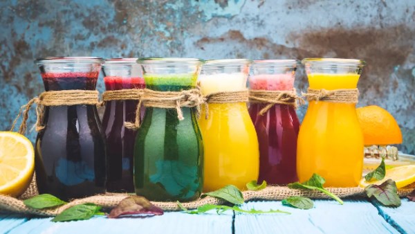 من الإفطار إلى السحور.. أهم المشروبات لتعويض السوائل والفيتامينات