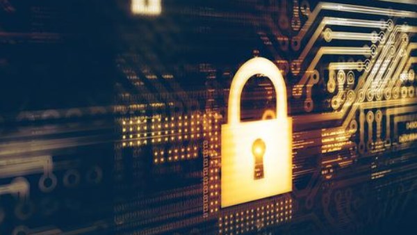 كيفية حماية حساباتك على فيسبوك وجوجل وإنستجرام من الاختراق