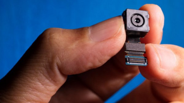 هل هناك كاميرا بغرفتك؟ خطوات مهمة لكشف أجهزة المراقبة المخفية بالفنادق