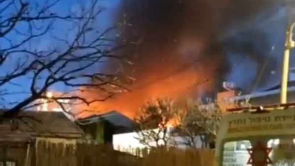 نهاريا تحت النار.. قصف صاروخي لحزب الله يصيب ستة إسرائيليين