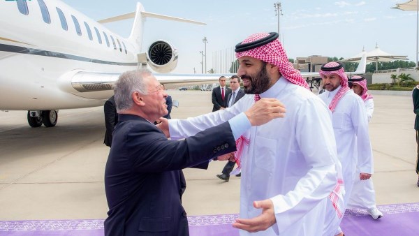 ولي العهد السعودي يستقبل ملك الأردن