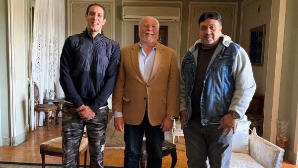 اسرة عبد الحليم حافظ وأحمد فؤاد الثاني