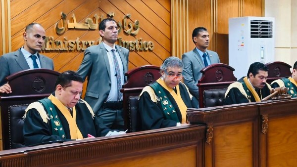 هيئة المحكمة برئاسة المستشار سامح عبد الحكم 