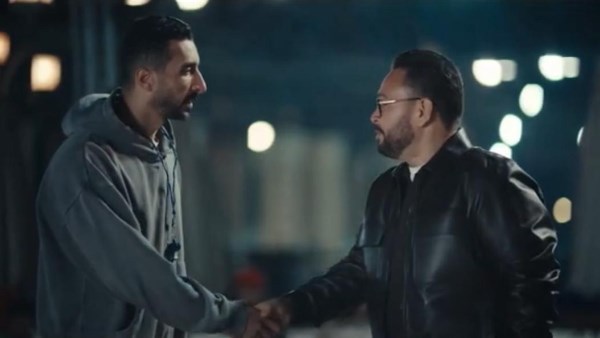 تعارف حسن حفني وأحمد رزق يتسبب في غرق ابنه.. مسلسل اللون الأزرق الحلقة 6