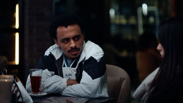 بيبو يبدأ مشروع ريش الدجاج 