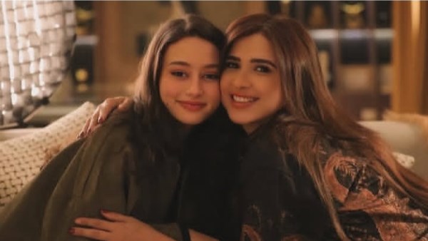 لينا صوفيا و ياسمين عبد العزيز 