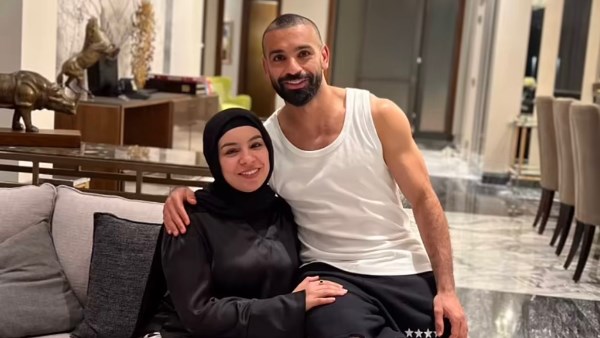 محمد صلاح وشقيقته