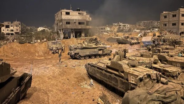 آليات الاحتلال 