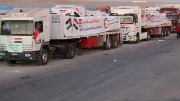 شاحنات المساعدات 