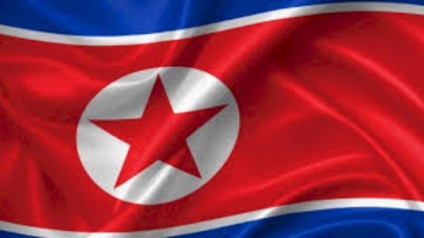 علم كوريا الشمالية 