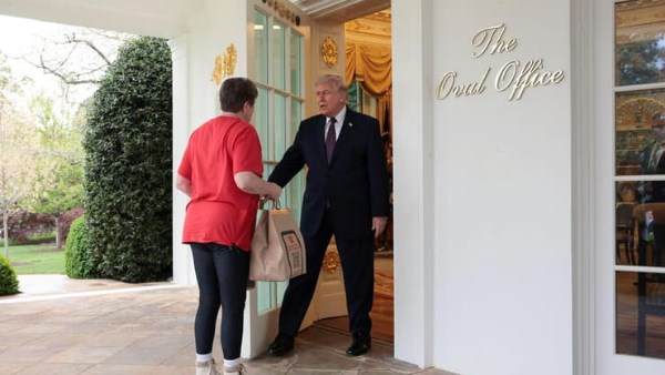 ترامب يطلب وجبة من ماكدونالدز