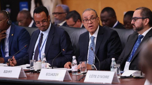 وزير الخارجية يشارك في اجتماع وزراء ومحافظي مجموعة الأربع والعشرين G24