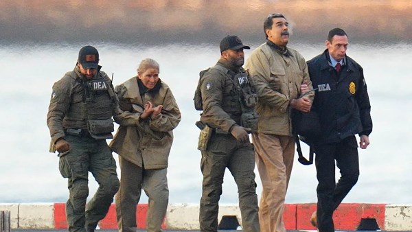 مادورو و زوجته أثناء اعتقاله 