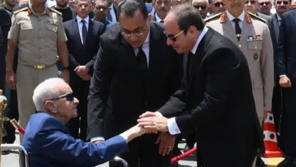 الرئيس السيسي والراحل الدكتور مصطفي مدبولي