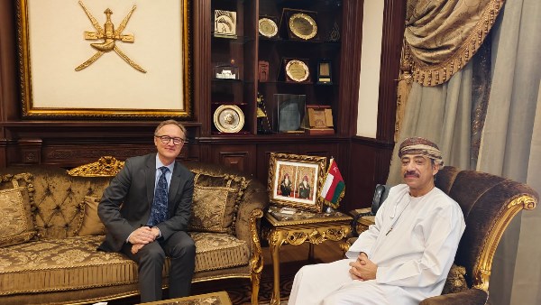 سفير سلطنة عُمان بالقاهرة ونظيره اللاتفي 