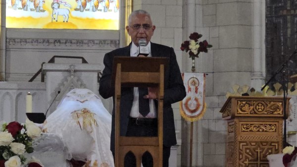 السفير طارق دحروج