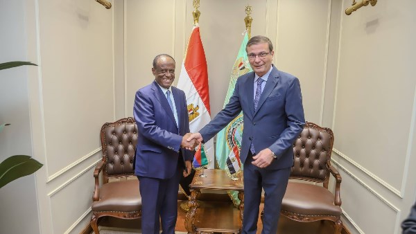 وزير الزراعة واستصلاح الأراضي