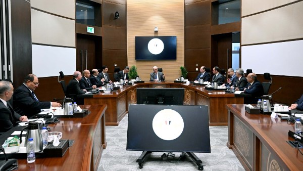 الدكتور حسين عيسى