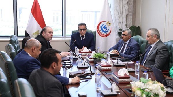 وزير الصحة  والسكان 