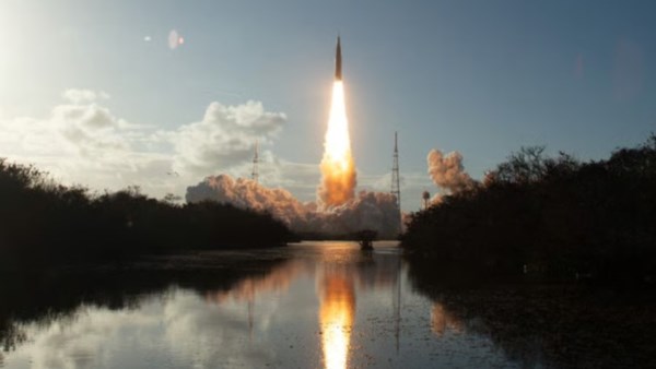 نجاح الإطلاق والتواصل مع القمر الصناعي السعودي شمس