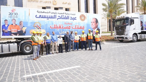 وزير العمل يطلق وحدات التدريب المهني