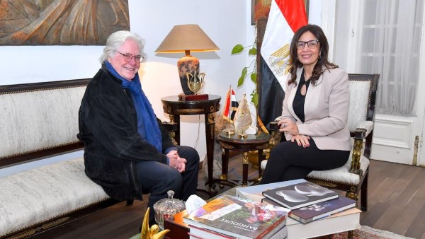 وزيرة الثقافة مع حسين فهمي