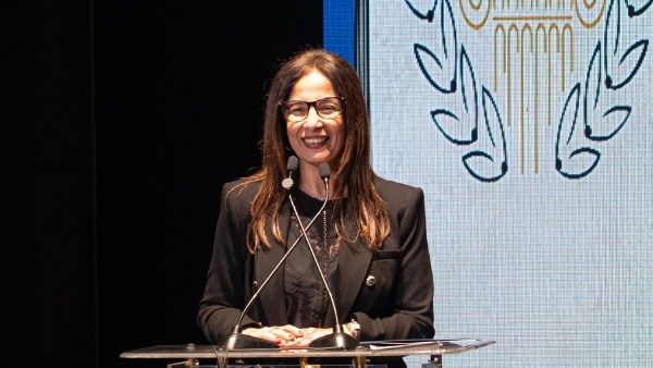 الدكتورة جيهان زكي وزيرة الثقافة