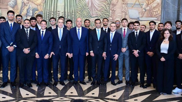 مجلس النواب يستقبل وفدًا طلابيًا من كلية الحقوق بالجامعة الألمانية بالقاهرة.. صور