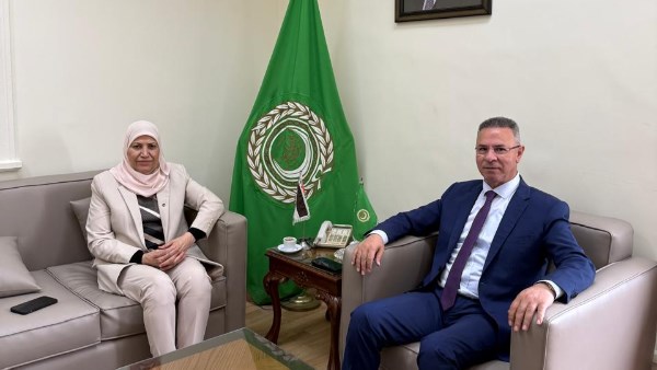 السفير فائد مصطفى والدكتورة أمال حمد