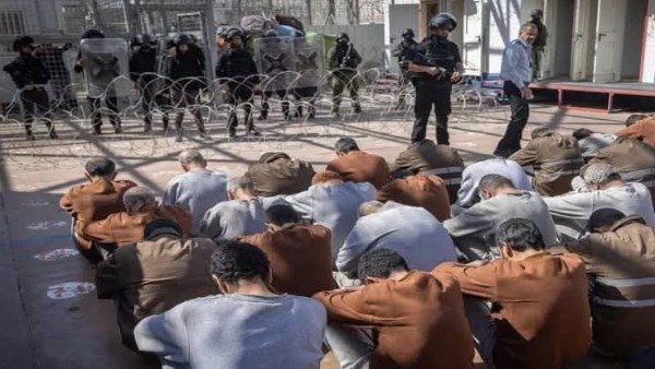 الأسرى الفلسطينيين داخل سجون الاحتلال الإسرائيلي 