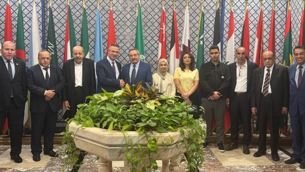 المشاركون في اللقاء 