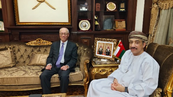 سفير سلطنة عُمان بالقاهرة ونظيره اللاتفي 