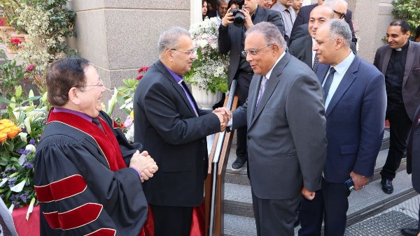 الدكتور أحمد إيهاب جمال الدين يقدم التهنئة بعيد القيامة 