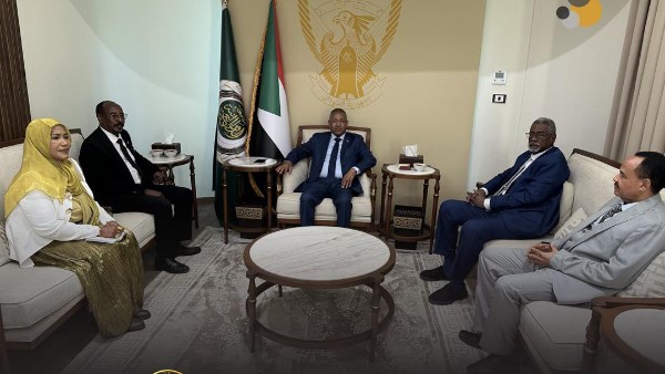 عدوي يستقبل نقيب المحامين السودانيين