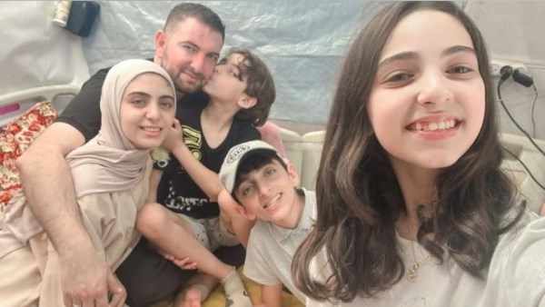 محمد وشاح واسرته