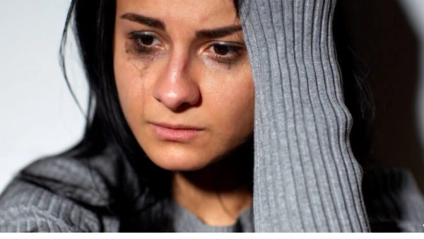 عنصر رئيسي يجعل البكاء سبباً لتحسين مزاجك.. دراسة علمية تكشف عنصر رئيسي يجعل البكاء سبباً لتحسين مزاجك.. دراسة علمية تكشف