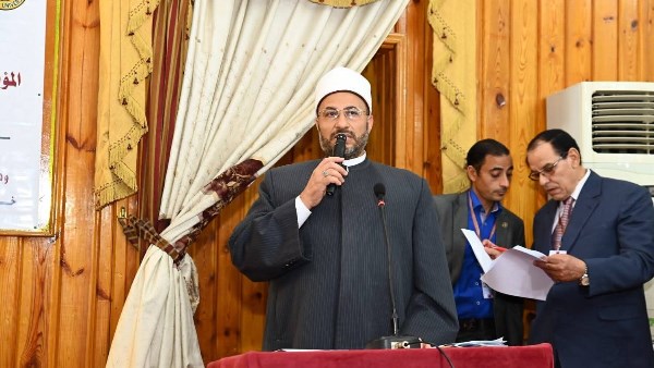 الدكتور محمود الهواري